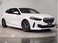 【ＢＭＷの伝統１】ＢＭＷの特徴的な“キドニーグリル”は、８０年以上続く伝統の形でございます。変わらないこだわりのデザインが、プレミアムブランド“ＢＭＷ”を創り出します。 6