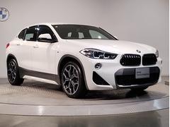 【ＢＭＷの伝統１】ＢＭＷの特徴的な“キドニーグリル”は、８０年以上続く伝統の形でございます。変わらないこだわりのデザインが、プレミアムブランド“ＢＭＷ”を創り出します。 6