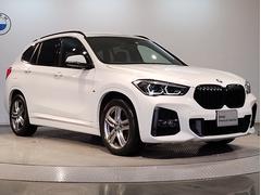 【ＢＭＷの伝統１】ＢＭＷの特徴的な“キドニーグリル”は、８０年以上続く伝統の形でございます。変わらないこだわりのデザインが、プレミアムブランド“ＢＭＷ”を創り出します。 6