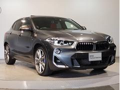 【ＢＭＷの伝統１】ＢＭＷの特徴的な“キドニーグリル”は、８０年以上続く伝統の形でございます。変わらないこだわりのデザインが、プレミアムブランド“ＢＭＷ”を創り出します。 6