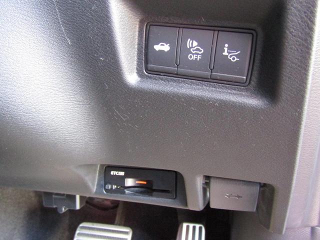 スカイライン ハイブリッド　ＧＴ　タイプＳＰ　プロパイロット２．０・メーカーナビ・フルセグ・レザーシート・サンルーフ・ＢＯＳＥ・シートヒーター・ＬＥＤライト・アラウンドビュー・エマージェンシーブレーキ・純正１９インチアルミ・ＥＴＣ・（77枚目）