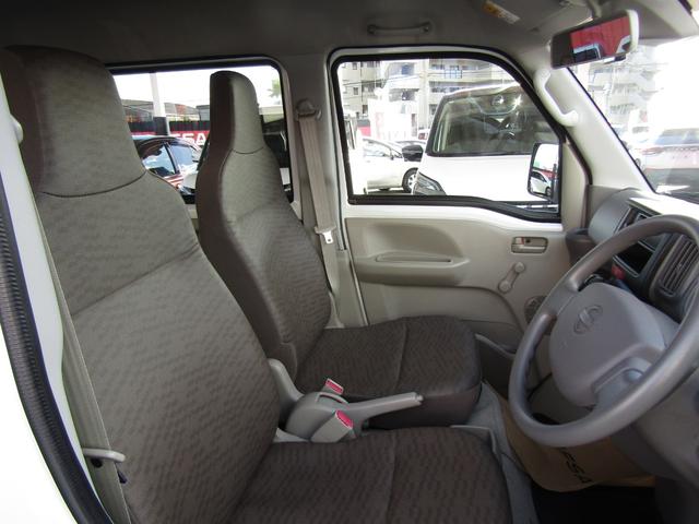 ＮＶ１００クリッパーバン ＤＸ　エマージェンシーブレーキパッケージ　４ＷＤ・Ｗエアバック・エマージェンシーブレーキ・横滑り防止・キーレス・５ＡＧＳ・ドラレコ・ＥＴＣ・プライバシーガラス・マット（17枚目）