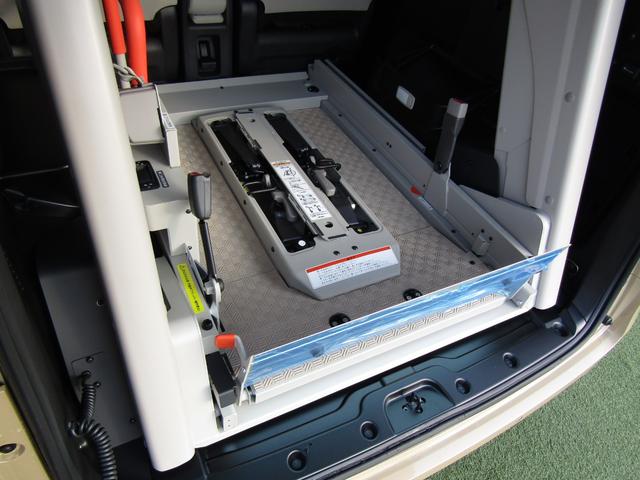 セレナ ｅ－パワー　ＸＶ　リフター・車いす固定装着電動式・５人乗り＋１名・プロパイロット・メーカーナビ・フルセグ・両側パワスラ・アラビュー・ＬＥＤ・手すりパック・シートヒーター・スマートルームミラー・ワイヤレス充電・エマブレ（5枚目）