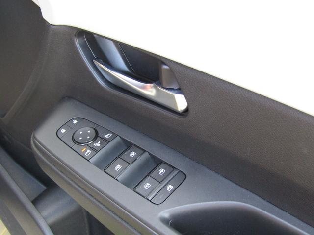 セレナ ｅ－パワー　ＸＶ　リフター・車いす固定装着電動式・５人乗り＋１名・プロパイロット・メーカーナビ・フルセグ・両側パワスラ・アラビュー・ＬＥＤ・手すりパック・シートヒーター・スマートルームミラー・ワイヤレス充電・エマブレ（25枚目）