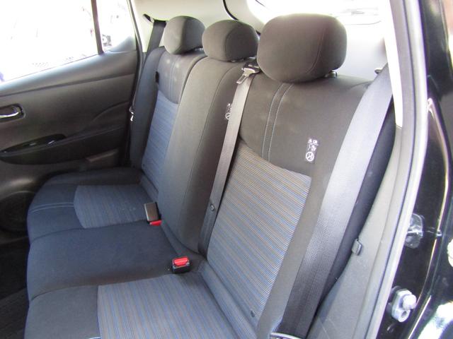 リーフ Ｘ　Ｖセレクション　プロパイロット・メーカーナビ・フルセグ・アラウンドビュー・ＬＥＤライト・ステアリング＆シートヒーター・社外前後ドラレコ・ＥＴＣ・スマートルームミラー・側後方支援・ｅ－ｐｅｄａｌ・ＵＳＢ・純正１７インチ（9枚目）