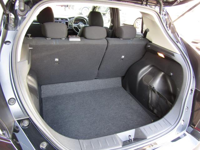 リーフ Ｘ　Ｖセレクション　プロパイロット・メーカーナビ・フルセグ・アラウンドビュー・ＬＥＤライト・ステアリング＆シートヒーター・社外前後ドラレコ・ＥＴＣ・スマートルームミラー・側後方支援・ｅ－ｐｅｄａｌ・ＵＳＢ・純正１７インチ（10枚目）