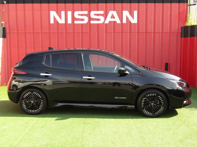 リーフ Ｘ　Ｖセレクション　プロパイロット・メーカーナビ・フルセグ・アラウンドビュー・ＬＥＤライト・ステアリング＆シートヒーター・社外前後ドラレコ・ＥＴＣ・スマートルームミラー・側後方支援・ｅ－ｐｅｄａｌ・ＵＳＢ・純正１７インチ（27枚目）