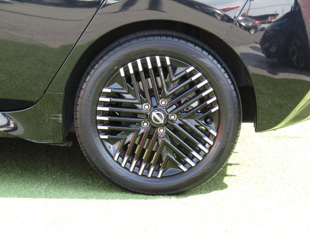 リーフ Ｘ　Ｖセレクション　プロパイロット・メーカーナビ・フルセグ・アラウンドビュー・ＬＥＤライト・ステアリング＆シートヒーター・社外前後ドラレコ・ＥＴＣ・スマートルームミラー・側後方支援・ｅ－ｐｅｄａｌ・ＵＳＢ・純正１７インチ（41枚目）