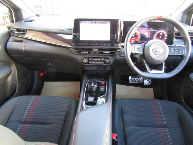 オーラ ニスモ　プロパイロット・メーカーナビ・フルセグ・アラウンドビュー・ＬＥＤライト・スマートルームミラー・シートヒーター・ワイヤレス充電・ＳＯＳコール・ＥＴＣ・社外ＢＢＳアルミ・前後ドラレコ・エマブレ（5枚目）