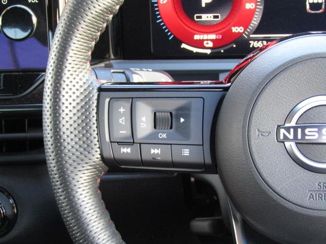 オーラ ニスモ　プロパイロット・メーカーナビ・フルセグ・アラウンドビュー・ＬＥＤライト・スマートルームミラー・シートヒーター・ワイヤレス充電・ＳＯＳコール・ＥＴＣ・社外ＢＢＳアルミ・前後ドラレコ・エマブレ（11枚目）