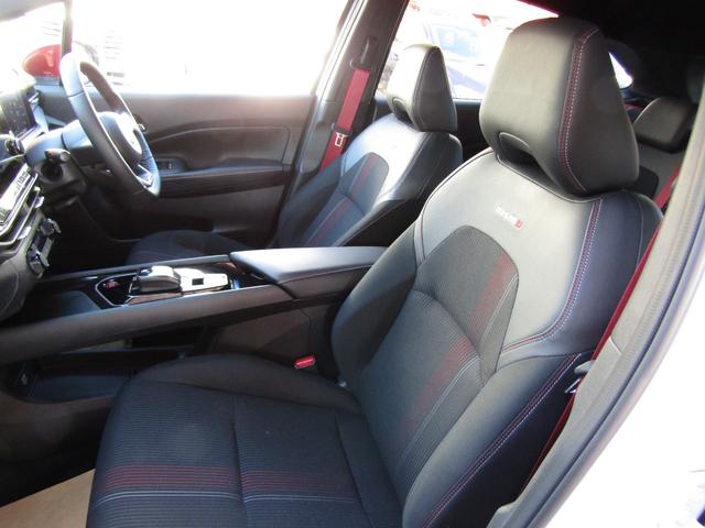 オーラ ニスモ　プロパイロット・メーカーナビ・フルセグ・アラウンドビュー・ＬＥＤライト・スマートルームミラー・シートヒーター・ワイヤレス充電・ＳＯＳコール・ＥＴＣ・社外ＢＢＳアルミ・前後ドラレコ・エマブレ（25枚目）