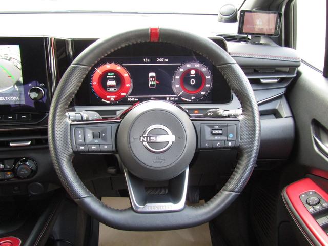 オーラ ニスモ　プロパイロット・メーカーナビ・フルセグ・アラウンドビュー・ＬＥＤライト・ＯＰレカロシート・リアシートＧレザー用・レイズ１７インチアルミ・スマートルームミラー・前後ドラレコ・社外スピーカー・アンプ（13枚目）