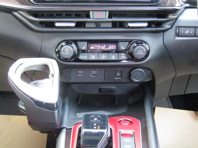 オーラ ニスモ　プロパイロット・メーカーナビ・フルセグ・アラウンドビュー・ＬＥＤライト・ＯＰレカロシート・リアシートＧレザー用・レイズ１７インチアルミ・スマートルームミラー・前後ドラレコ・社外スピーカー・アンプ（16枚目）