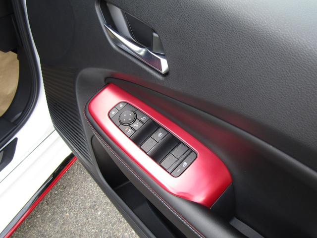 オーラ ニスモ　プロパイロット・メーカーナビ・フルセグ・アラウンドビュー・ＬＥＤライト・ＯＰレカロシート・リアシートＧレザー用・レイズ１７インチアルミ・スマートルームミラー・前後ドラレコ・社外スピーカー・アンプ（23枚目）