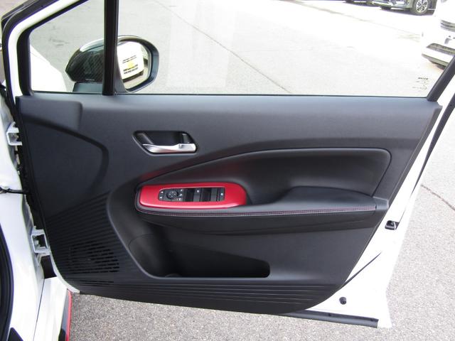 オーラ ニスモ　プロパイロット・メーカーナビ・フルセグ・アラウンドビュー・ＬＥＤライト・ＯＰレカロシート・リアシートＧレザー用・レイズ１７インチアルミ・スマートルームミラー・前後ドラレコ・社外スピーカー・アンプ（34枚目）