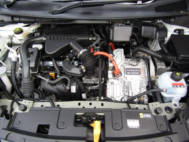 オーラ ニスモ　プロパイロット・メーカーナビ・フルセグ・アラウンドビュー・ＬＥＤライト・ＯＰレカロシート・リアシートＧレザー用・レイズ１７インチアルミ・スマートルームミラー・前後ドラレコ・社外スピーカー・アンプ（40枚目）