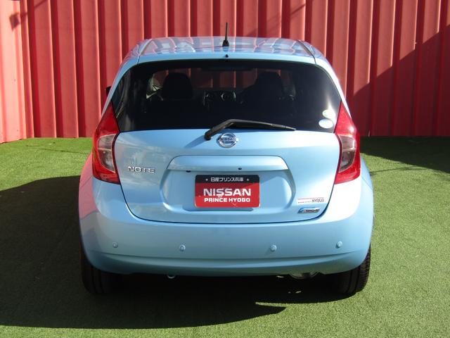 ノート X Vセレクション+セーフティ DIGーSベース・純正メモリーナビ・フルセグ・アラウンドビュー・エマージェンシーブレーキ・車線逸脱・アイドリングストップ・ETC・インテリキー・プライバシーガラス・オートライト・前後ソナー(26枚目)