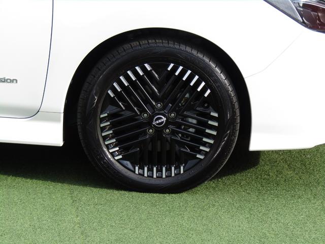 ご検討中のお車に装備されていない部品（ナビゲーションやドライブレコーダー等）や外装コーティング等のご相談もお気軽に弊社スタッフにお尋ねください。