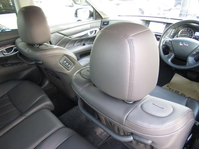 【アラウンドビューモニター】クルマの真上から見ているかのような映像、周囲の状況を知ることで、駐車を容易に行うための支援技術です。