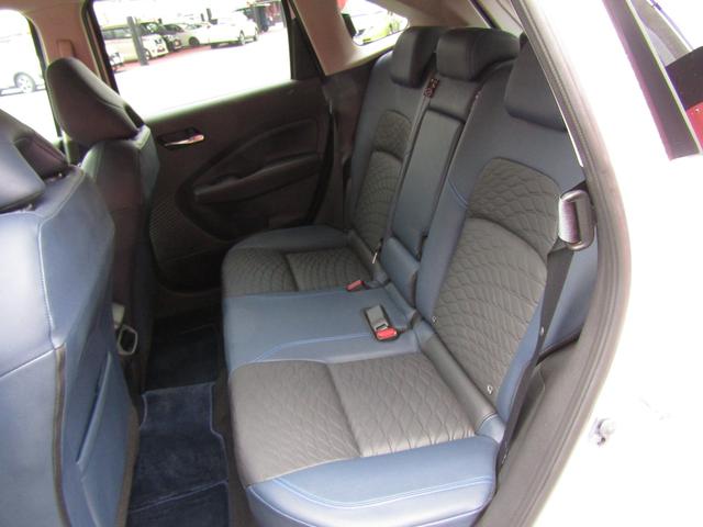 ノート オーテック　ＦＯＵＲ　４ＷＤ・プロパイロット・メーカーナビ・フルセグ・レザーシート・アラウンドビュー・ＬＥＤライト・ステアリング＆シートヒーター・スマートルームミラー・ワイヤレス充電・ＴＶキット・ＥＴＣ・エマブレ・（8枚目）