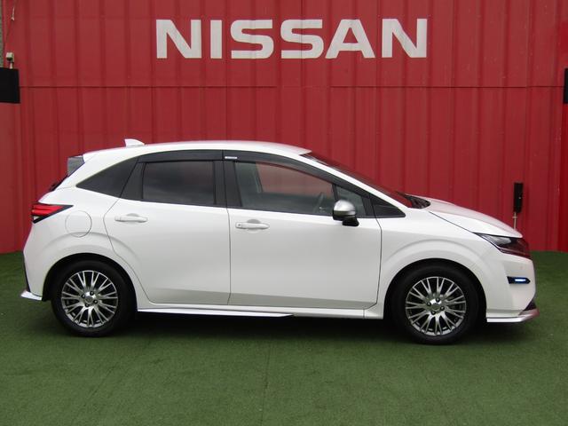 ノート オーテック　ＦＯＵＲ　４ＷＤ・プロパイロット・メーカーナビ・フルセグ・レザーシート・アラウンドビュー・ＬＥＤライト・ステアリング＆シートヒーター・スマートルームミラー・ワイヤレス充電・ＴＶキット・ＥＴＣ・エマブレ・（26枚目）