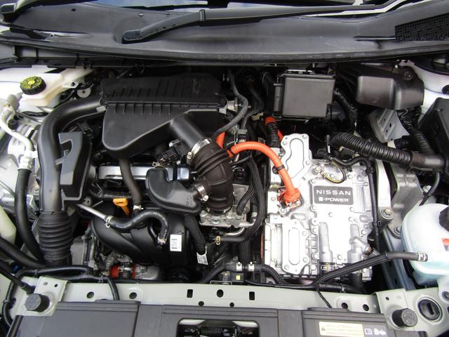 ノート オーテック　ＦＯＵＲ　４ＷＤ・プロパイロット・メーカーナビ・フルセグ・レザーシート・アラウンドビュー・ＬＥＤライト・ステアリング＆シートヒーター・スマートルームミラー・ワイヤレス充電・ＴＶキット・ＥＴＣ・エマブレ・（33枚目）