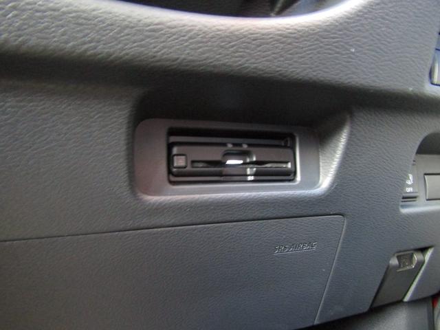 �y�����i�r�z�l�C�̏����i�r�𑕔����Ă���܂��B�i�r�̎g���₷���͂������A�I�[�f�B�I�@�\���[���I�L�����v�◷�s�͂������A�ʋ΂┃�����ȂǕ��i�̃h���C�u���y�����Ȃ�͂���