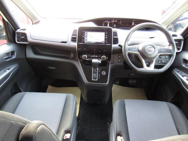 セレナ Ｘ　純正メモリーナビ・フルセグ・バックカメラ・リアモニター・左パワースライドドア・クルーズコントロール・前後ドラレコ・ＥＴＣ・ＴＶキット・エマージェンシーブレーキ・車線逸脱・アイドリングストップ（5枚目）