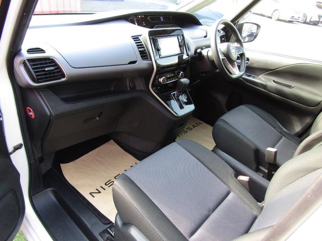 セレナ Ｘ　純正メモリーナビ・フルセグ・バックカメラ・リアモニター・左パワースライドドア・クルーズコントロール・前後ドラレコ・ＥＴＣ・ＴＶキット・エマージェンシーブレーキ・車線逸脱・アイドリングストップ（8枚目）