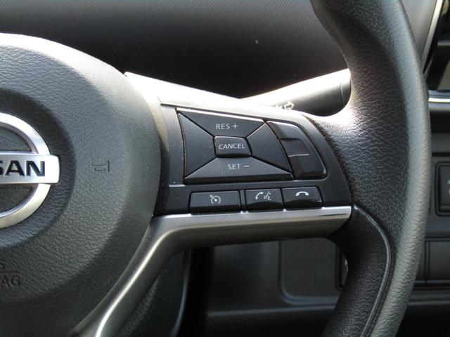 セレナ Ｘ　純正メモリーナビ・フルセグ・バックカメラ・リアモニター・左パワースライドドア・クルーズコントロール・前後ドラレコ・ＥＴＣ・ＴＶキット・エマージェンシーブレーキ・車線逸脱・アイドリングストップ（12枚目）