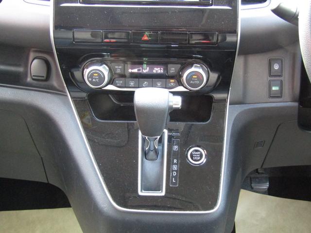 セレナ Ｘ　純正メモリーナビ・フルセグ・バックカメラ・リアモニター・左パワースライドドア・クルーズコントロール・前後ドラレコ・ＥＴＣ・ＴＶキット・エマージェンシーブレーキ・車線逸脱・アイドリングストップ（17枚目）