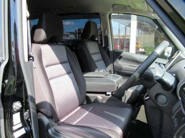 セレナ ハイウェイスターＶ　純正ナビ　フルセグＴＶ　ＥＴＣ　プロパイロット　エマージェンシーブレーキ　車線逸脱警報　アラウンドビューモニター　両側パワースライドドア　スマートルームミラー　アイドリングストップ　純正アルミ（5枚目）