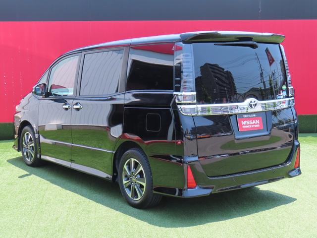 ヴォクシー ＺＳ　煌ＩＩ　メモリナビ・地デジ・エマージェンシーブレーキ・バックカメラ・前後ソナー・車線逸脱警報・ＬＥＤ・両側オートスライドドア・リアモニタ・１６インチアルミ（5枚目）