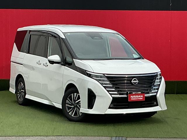 セレナ ｅ－パワー　ルキシオン　メエモリーナビ・地デジ・アラウンドビューモニター・プロパイロット・踏み間違え・車線逸脱警報・前後ソナー・ドラレコ・スマートルームミラー・両側オートスライドドア・ＬＥＤ・オートライト・寒冷地仕様（2枚目）