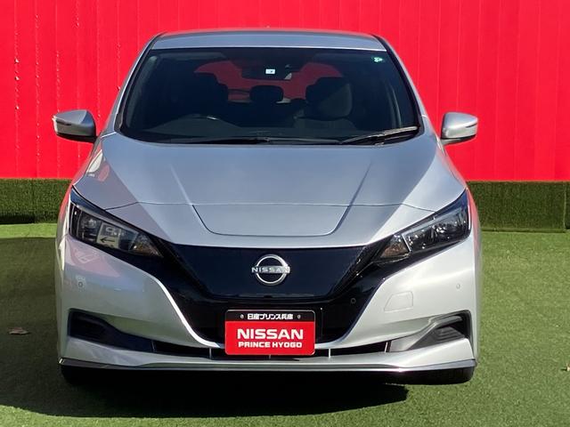 リーフ ｅ＋　Ｘ　メエモリーナビ・地デジ・バックモニター・エマージェンシーブレーキ・踏み間違え・車線逸脱警報・オートライト・クルーズコントロール・１６インチアルミ（4枚目）