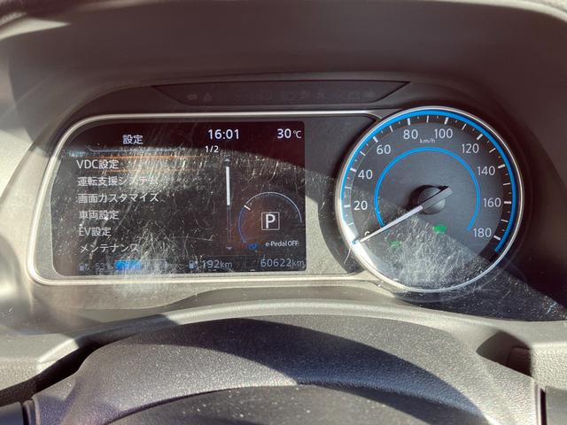 リーフ ｅ＋　Ｘ　メエモリーナビ・地デジ・バックモニター・エマージェンシーブレーキ・踏み間違え・車線逸脱警報・オートライト・クルーズコントロール・１６インチアルミ（30枚目）