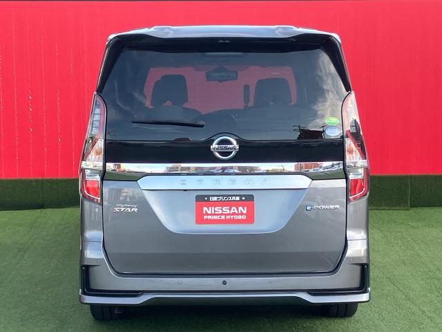 セレナ e-パワー ハイウェイスターV メモリーナビ・アラウンドビューモニター・地デジ・エマージェンシーブレーキ・オートライト・車線逸脱警報・前後ソナー・ドラレコ・16インチアルミ・プロパイロット・スマートルームミラー・両側オートドア(7枚目)