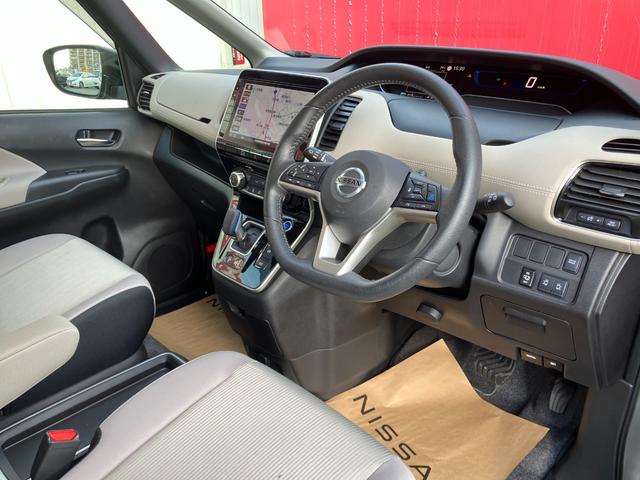 セレナ e-パワー ハイウェイスターV メモリーナビ・アラウンドビューモニター・地デジ・エマージェンシーブレーキ・オートライト・車線逸脱警報・前後ソナー・ドラレコ・16インチアルミ・プロパイロット・スマートルームミラー・両側オートドア(13枚目)