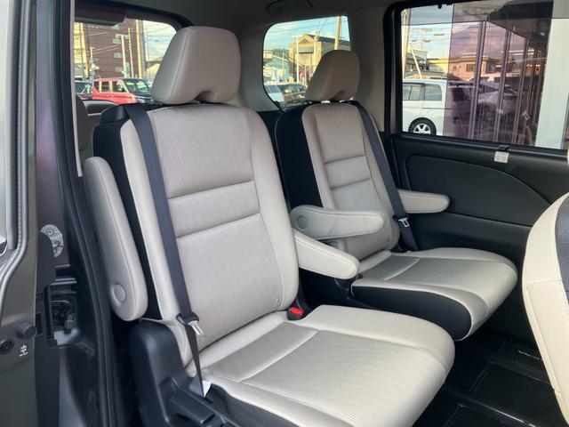 セレナ e-パワー ハイウェイスターV メモリーナビ・アラウンドビューモニター・地デジ・エマージェンシーブレーキ・オートライト・車線逸脱警報・前後ソナー・ドラレコ・16インチアルミ・プロパイロット・スマートルームミラー・両側オートドア(16枚目)