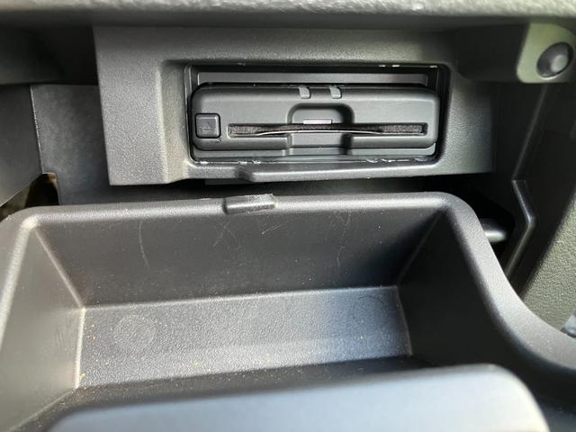 セレナ e-パワー ハイウェイスターV メモリーナビ・アラウンドビューモニター・地デジ・エマージェンシーブレーキ・オートライト・車線逸脱警報・前後ソナー・ドラレコ・16インチアルミ・プロパイロット・スマートルームミラー・両側オートドア(27枚目)