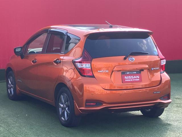 ノート e-パワー X FOUR ブラックアロー メモリーナビ・アラウンドビューモニター・地デジエマージェンシーブレーキ・踏み間違え・車線逸脱警報・前後ソナー・オートライト・クルーズコントロール・インテリジェントルームミラー・4WD・ドラレコ前後(5枚目)