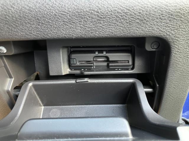 セレナ e-パワー オーテック スポーツスペック メモリーナビ・アラウンドビューモニター・地デジ・エマージェンシーブレーキ・プロパイロット・前後ソナー・リアモニター・踏み間違え・車線逸脱警報・オートライト・17インチアルミ(28枚目)