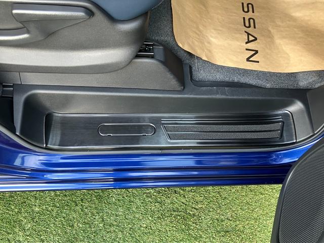 セレナ e-パワー オーテック スポーツスペック メモリーナビ・アラウンドビューモニター・地デジ・エマージェンシーブレーキ・プロパイロット・前後ソナー・リアモニター・踏み間違え・車線逸脱警報・オートライト・17インチアルミ(39枚目)