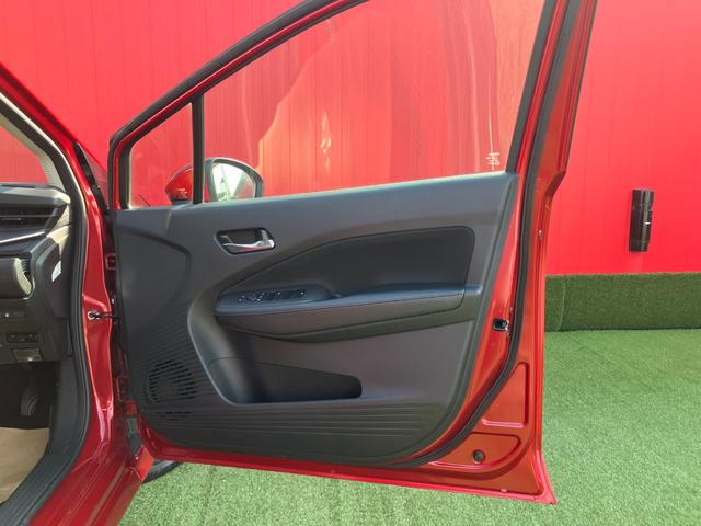 ノート Ｘ　メモリーナビ・アラウンドビューモニター・地デジ・エマージェンシーブレーキ・踏み間違え・車線逸脱警報・前後ソナー・オートライト・ＥＴＣ・インテリジェントルームミラー（9枚目）