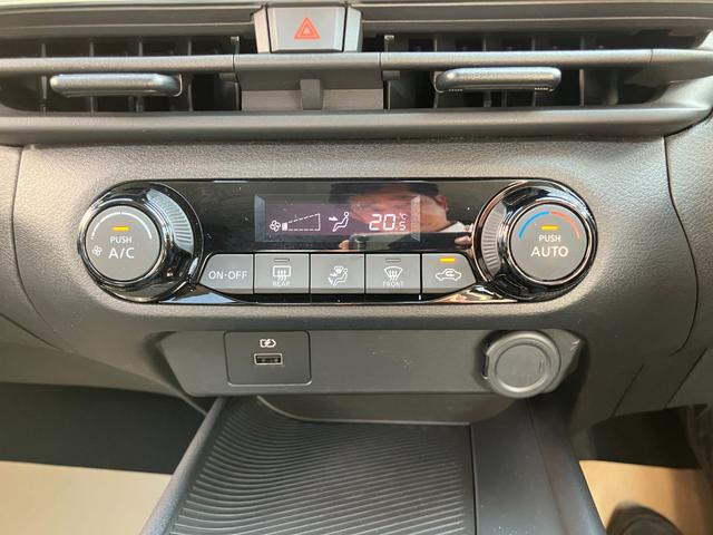 ノート Ｘ　メモリーナビ・アラウンドビューモニター・地デジ・エマージェンシーブレーキ・踏み間違え・車線逸脱警報・前後ソナー・オートライト・ＥＴＣ・インテリジェントルームミラー（19枚目）