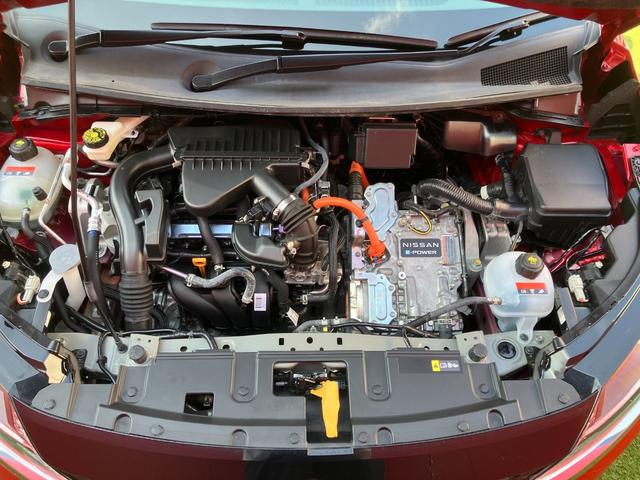 ノート Ｘ　メモリーナビ・アラウンドビューモニター・地デジ・エマージェンシーブレーキ・踏み間違え・車線逸脱警報・前後ソナー・オートライト・ＥＴＣ・インテリジェントルームミラー（33枚目）