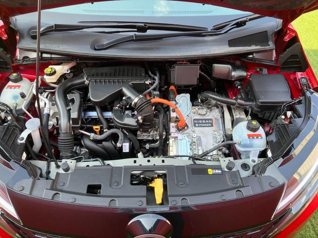 オーラ G レザーエディション メエモリーナビ・地デジ・アラウンドビューモニター・プロパイロット・前後ソナー・踏み間違え・車線逸脱警報・オートライト・エマージェンシーブレーキ・ETC・17インチアルミ(35枚目)