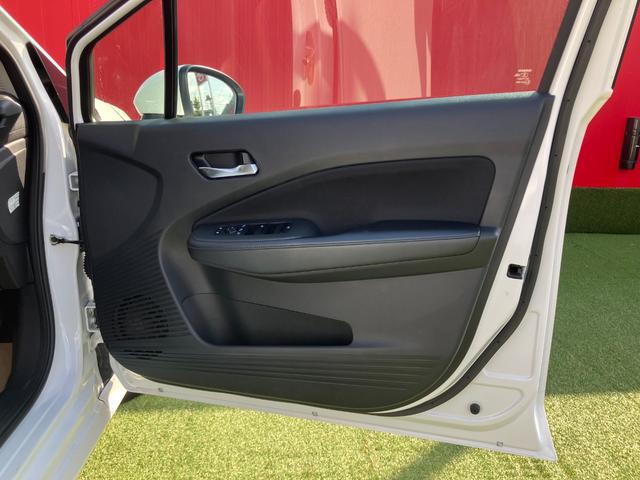 ノート Ｘ　メモリーナビ・アラウンドビューモニター・地デジ・エマージェンシーブレーキ・踏み間違え・車線逸脱警報・前後ソナー・プロパイロット・オートライト・ＥＴＣ・スマートルームミラー（9枚目）