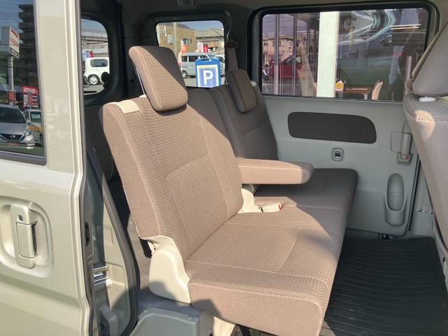 大人の方でもゆったり座れる広さです。