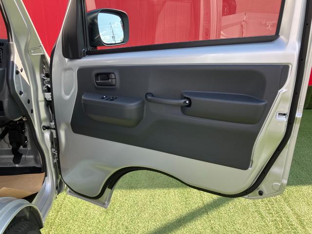 クリッパートラック DX エアコン・パワステ・パワーウインドウ・オートマチック・4WD・オートライト・キーレス(9枚目)